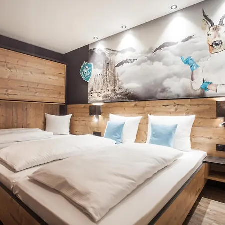 Alpenchalet Montafon 펜션 사슈른